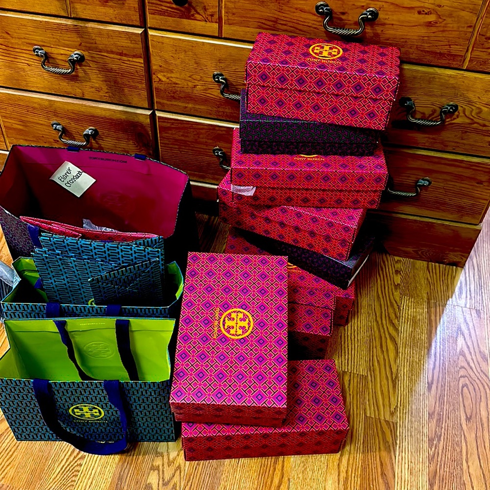 10 boxes and 7 bags in good condition